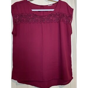 Maroon red Capped Sleeve Blouse top lace accents sz M office feminine romantic‎